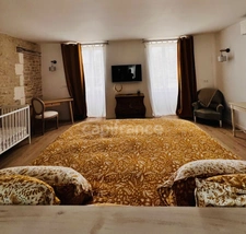 Property of 3 houses in a bucolic setting 20 minutes from LA ROCHELLE 