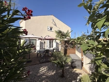 SAINT SATURNIN DU BOIS - MAISON 2 CHAMBRES JARDIN 