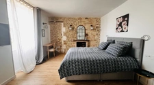 Property of 3 houses in a bucolic setting 20 minutes from LA ROCHELLE 