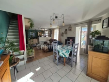 SAINT SATURNIN DU BOIS - MAISON 2 CHAMBRES JARDIN 