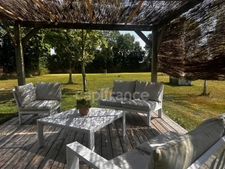 Property of 3 houses in a bucolic setting 20 minutes from LA ROCHELLE 