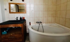 Property of 3 houses in a bucolic setting 20 minutes from LA ROCHELLE 