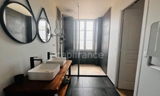 Property of 3 houses in a bucolic setting 20 minutes from LA ROCHELLE 