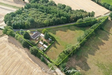 🏡 PAVILLON DE PLAIN-PIED 🌳 AVEC PRÈS D’1 HECTARE DE TERRAIN !