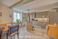 Maison en pierre rénovée de 202 m² – 4 chambres + studio indépendant – Dépendance de 100 m² – Terrain clos de 2 775 m²