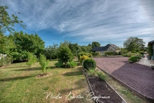 Maison en pierre rénovée de 202 m² – 4 chambres + studio indépendant – Dépendance de 100 m² – Terrain clos de 2 775 m²