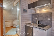 Maison en pierre rénovée de 202 m² – 4 chambres + studio indépendant – Dépendance de 100 m² – Terrain clos de 2 775 m²