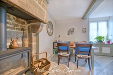 Maison en pierre rénovée de 202 m² – 4 chambres + studio indépendant – Dépendance de 100 m² – Terrain clos de 2 775 m²