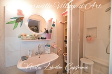 Ancienne boutique à réinventer – cœur de village – gros potentiel