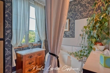 Maison en pierre rénovée de 202 m² – 4 chambres + studio indépendant – Dépendance de 100 m² – Terrain clos de 2 775 m²