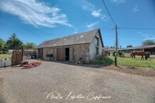 Propriété de 4,4 hectares avec maison, hangar de 1 000 m² et étang – À 5 min de Flers