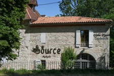 Propriete à vendre 14 pièces SAINTE LIVRADE SUR LOT (47)Sainte-Livrade-sur-Lot – Propriété de caractère à projets multiples en bord de rivière avec accès privatif au Lot