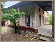 Dpt Lot et Garonne (47), à vendre DAMAZAN corps de ferme en pierres  275m2 maison, grange, maison de palefrenier