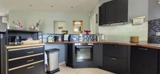 Maison à vendre 6 pièces SAINTE LIVRADE SUR LOT (47)Sainte-Livrade-sur-Lot – Belle propriété familiale sur 3 000 m² de terrain arboré