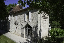 Propriete à vendre 14 pièces SAINTE LIVRADE SUR LOT (47)Sainte-Livrade-sur-Lot – Propriété de caractère à projets multiples en bord de rivière avec accès privatif au Lot