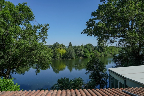 Propriete à vendre 14 pièces SAINTE LIVRADE SUR LOT (47)Sainte-Livrade-sur-Lot – Propriété de caractère à projets multiples en bord de rivière avec accès privatif au Lot