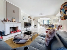 Maison à vendre 8 pièces GEX (01)