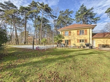 Maison à vendre 8 pièces GEX (01)