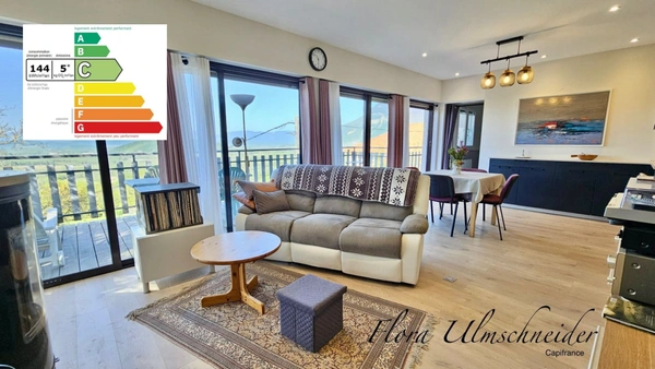 Maison lumineuse d'env. 137 m² avec vue exceptionnelle à vendre à CHINDRIEUX (73). Dépendances, terrain, proche lac du Bourget. A 25 mns d'Aix-les-Bains et 1H d'Annecy et de Genève.