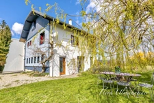 Grande maison à vendre à ONTEX (73) avec terrain à bâtir. À 20 minutes de Chindrieux, 40 minutes d’Aix-les-Bains, 1H30 de Genève. Vue lac du Bourget et le Mont Blanc