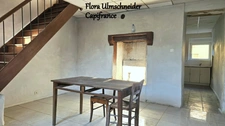 Maison mitoyenne + annexe en pierre à vendre à VIONS en CHAUTAGNE, avec cour et terrain - env. 35 mns d'Aix-les-Bains et env. 50 mns d'Annecy