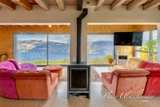 Large house for sale in Ontex (73) with building land. 20 minutes from Chindrieux, 40 minutes from Aix-les-Bains, 1 hour 30 minutes from Geneva. Views of Lake Bourget and Mont Blanc.