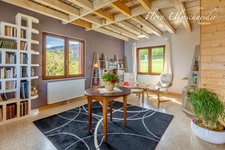 Grande maison à vendre à ONTEX (73) avec terrain à bâtir. À 20 minutes de Chindrieux, 40 minutes d’Aix-les-Bains, 1H30 de Genève. Vue lac du Bourget et le Mont Blanc