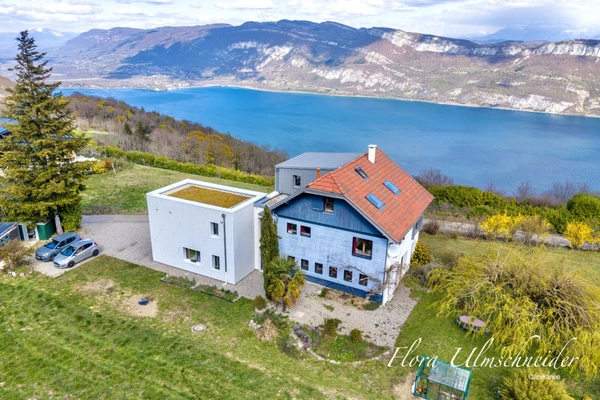 Propriété d'exception avec vue lac et Mont Blanc – 271 m² – DPE C – Ontex - 35 minutes de Chambéry, 40 minutes d’Aix-les-Bains, 1H30 de Genève. Annecy. Vue lac du Bourget et le Mont Blanc