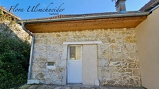 Maison mitoyenne + annexe en pierre à vendre à VIONS en CHAUTAGNE, avec cour et terrain - env. 35 mns d'Aix-les-Bains et env. 50 mns d'Annecy