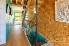 Large house for sale in Ontex (73) with building land. 20 minutes from Chindrieux, 40 minutes from Aix-les-Bains, 1 hour 30 minutes from Geneva. Views of Lake Bourget and Mont Blanc.