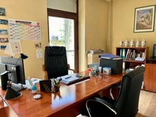 A vendre à TENAY Fond de commerce pharmacie - à env. 8 km de Saint-Rambert-en-Bugey et env. 22 km de Belley.