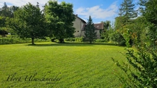Terrain à bâtir de 1232 m² à vendre  à SERRIERES EN CHAUTAGNE avec vue sur le Grand Colombier. A 30 mn d'Aix les Bains, 50 mn d'Annecy et de Genève.