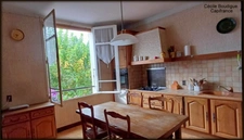 A deux pas du stade nautique, dans le quartier recherché du buisson, villa familiale d'environ 120m² habitables.