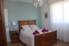 Jurançon au calme Ensemble immobilier 2 appartements T3 et une maison plain pied T3