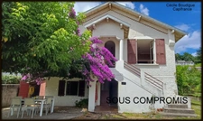A deux pas du stade nautique, dans le quartier recherché du buisson, villa familiale d'environ 120m² habitables.