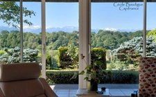Entre Pau et Tarbes à 7 kms de Soumoulou Maison d'architecte belle vue sur Pyrénées 16000 m² de terrain.