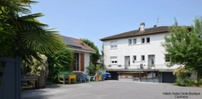 Jurançon au calme Ensemble immobilier 2 appartements T3 et une maison plain pied T3