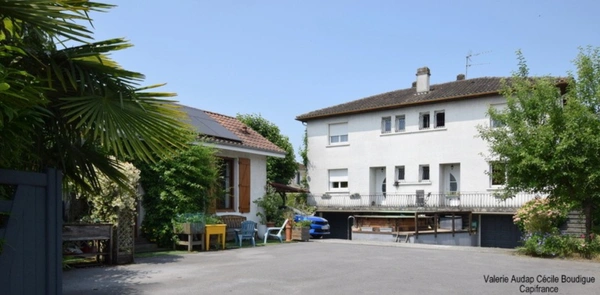 Jurançon au calme Ensemble immobilier 2 appartements T3 et une maison plain pied T3
