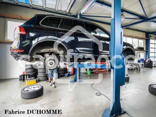 Garage, proche Sarlat