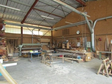 Bureau et bâtiments sur parcelle de plus de 5300m²