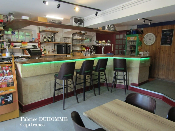 Bar, Tabac, Restaurant, dans un petit village proche Sarlat