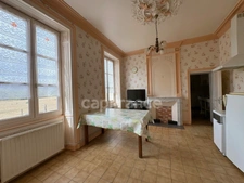 A  SAINT FORGEUX LESPINASSE (42) MAISON DE CARACTERE de 200 M2 avec DEPENDANCES et terrain clos de 8400M2