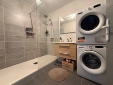 A FEURS (42). APPARTEMENT  T3  Relooké  Avec  PLACE DE PARKING ,  quartier calme 