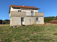 LES SALLES (42). MAISON INDIVIDUELLE de 90 M2 avec TERRASSE   TERRAIN de 2770 M2
