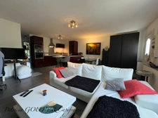 A FEURS (42). APPARTEMENT  T3  Relooké  Avec  PLACE DE PARKING ,  quartier calme 