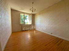 A SAINT GERMAIN LAVAL (42) MAISON  de 120 M2  avec terasse TERRAIN de 3 HA  et BATIMENT de 75 M2