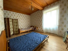 A CERVIERES (42). Maison de village de 65 M2 avec son garage attenant 