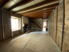 LES SALLES (42). MAISON MITOYENNE de 130 M2 avec cave voutée  dans le HAUT FOREZ 