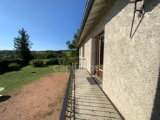 A SAINT GERMAIN LAVAL (42) MAISON  de 120 M2  avec terasse TERRAIN de 3 HA  et BATIMENT de 75 M2