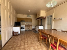Proche de NOIRETABLE  : MAISON DE CAMPAGNE de 157 m2 avec DEPENDANCES  et TERRAIN de 1200 M2